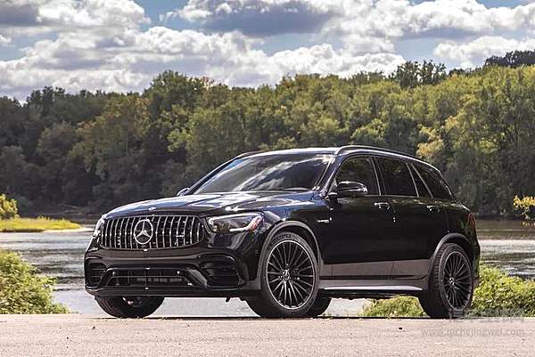 奔驰AMG GLC 63系列96.58万起售 3.8秒破百打造速度传说