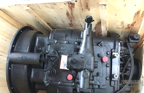 变革时代拥抱变化 法士特携多款汽车传动系新品闪耀沪上车展