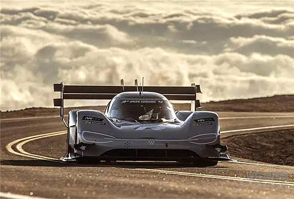 汽车也能上天？来看看人类汽车“飞行”史