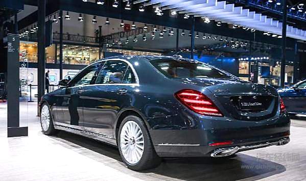 戴姆勒携前沿产品技术亮相中国国际进口博览会！