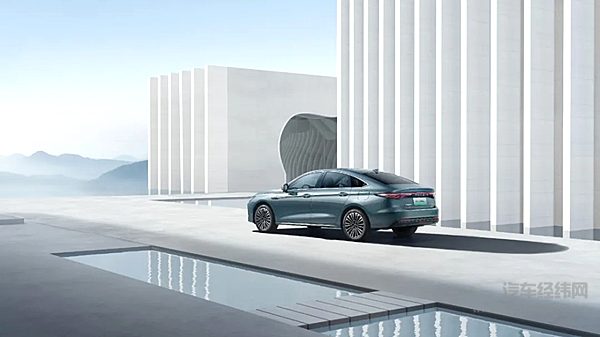 全球直播碰撞上市的奇瑞风云A8L售价10.99万元起 限时低至9.49万元起！