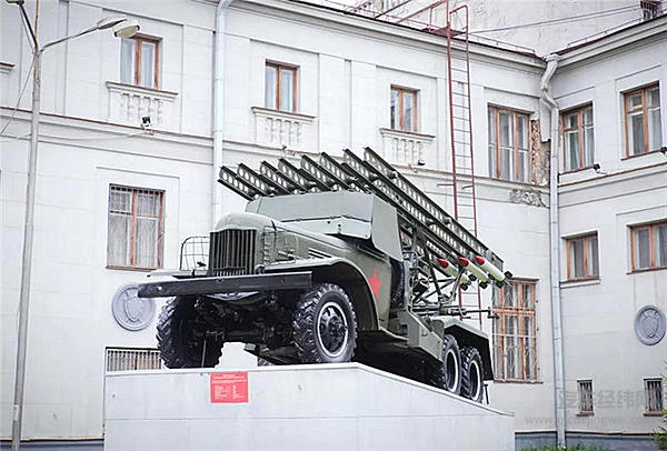 在这开车会惭愧？最霸气SUV遇见20年前的自己！