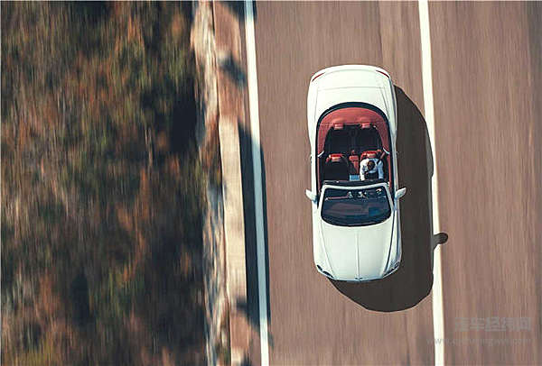 贵族里的前卫派 欧陆GT敞篷版大冬天照样拉风！