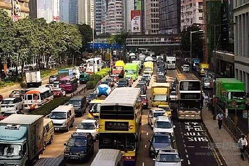 20多年的香港 遍地豪车，为何唯独不见国产车？