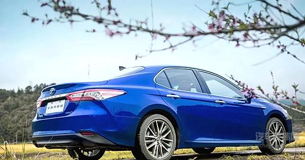 B级车市场的油电之争 小鹏P7与丰田凯美瑞如何选？