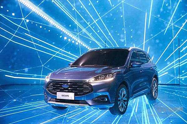 不停甩王炸！这才是“更福特、更中国”的凶猛打法