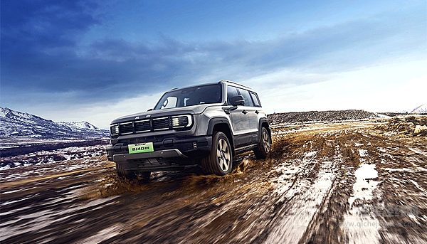 预算20万元出头 北京越野BJ40与哈弗猛龙你选择哪一个？