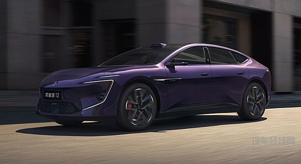 增程式中大型轿车二选一 阿维塔12与昊铂A800谁更强？