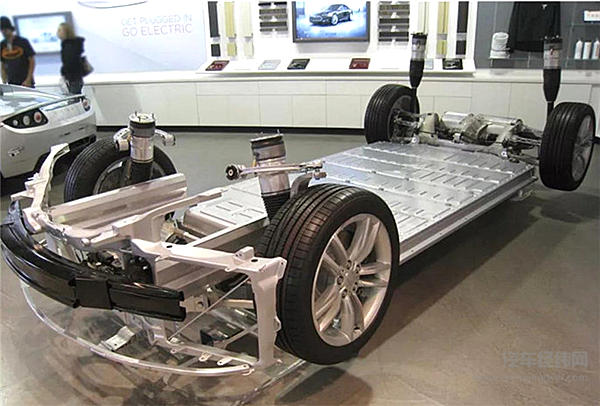 爆炸恐慌之后，谁能救纯电动汽车的命？