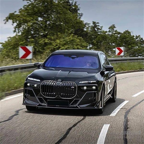 宝马7系(G70)MANSORY包围套件