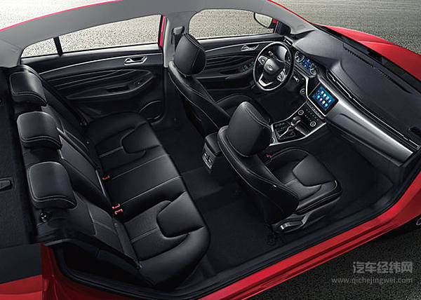 一个像徐铮 一个像沈腾 奇瑞的“双之星”有点严肃~