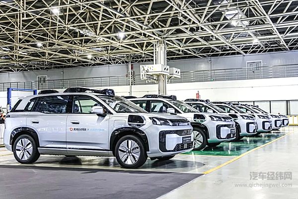 广汽埃安与滴滴自动驾驶联手打造，RobotaxiR2正式交付