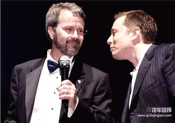 艾伯哈德（左）和马斯克谈笑风生