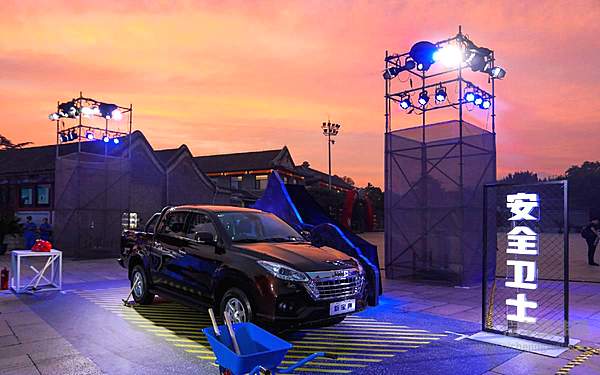 【原创】冲出天下第一关 江铃新宝典塑造8万级皮卡新标杆