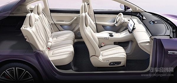  阿维塔11和智界R7玩法一致 哪一款实力更强？