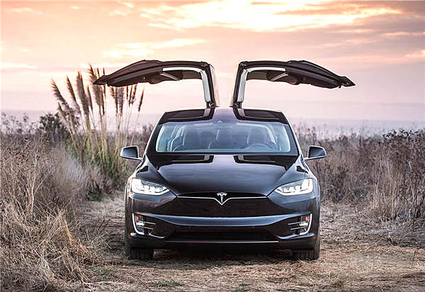 “跌跌不休”怎么办 特斯拉干了三件大事！