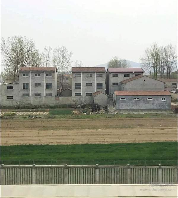 程涛从家乡返城的沿途