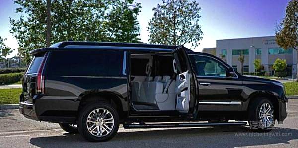 史泰龙出售它的定制版超豪华座驾 期望售价35万美元