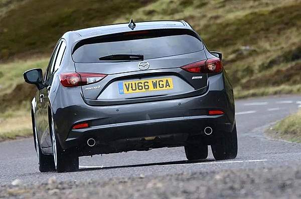 上一代马自达3柴油2.2D版的零百加速时间约为8.02s