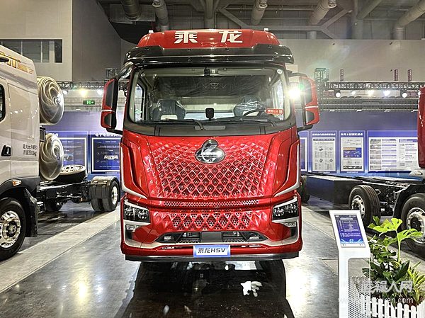 乘龍H5V創(chuàng)富版LNG牽引車：低氣耗+輕量化 每年多賺4.8萬！