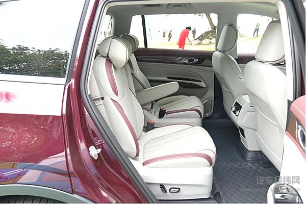 顾家暖男 全新福特领裕中大型SUV让三代同堂出行无忧