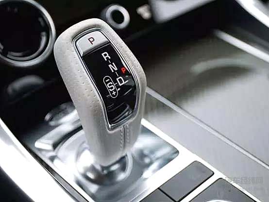 路虎也可以很公路化，星脉SVR告诉你揽胜不为人知的一面