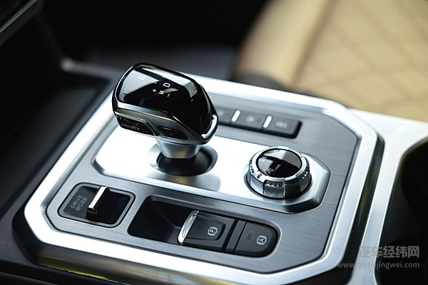 全新悍途领衔亮相 江淮皮卡商乘并举、油电并进 开创新时代