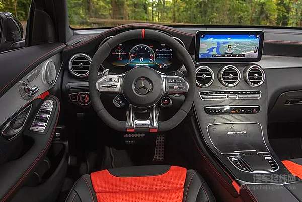 奔驰AMG GLC 63系列96.58万起售 3.8秒破百打造速度传说