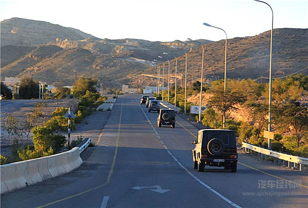 把不可能变为可能 梅赛德斯-奔驰G级越野车身怀绝技