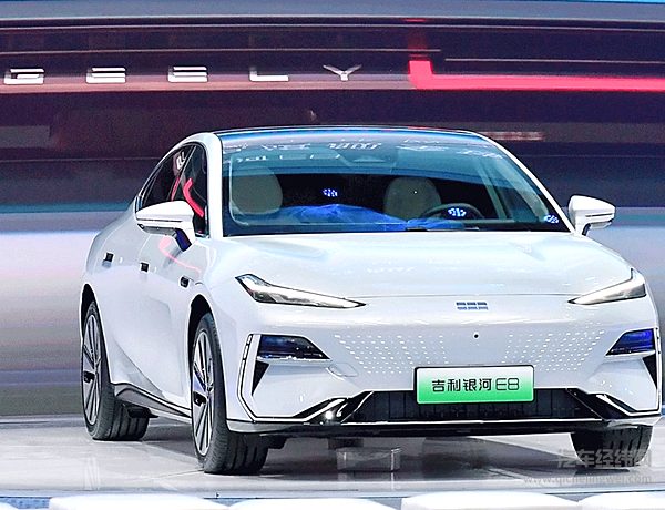 颜值较高性能不错 吉利银河E8该如何定价？