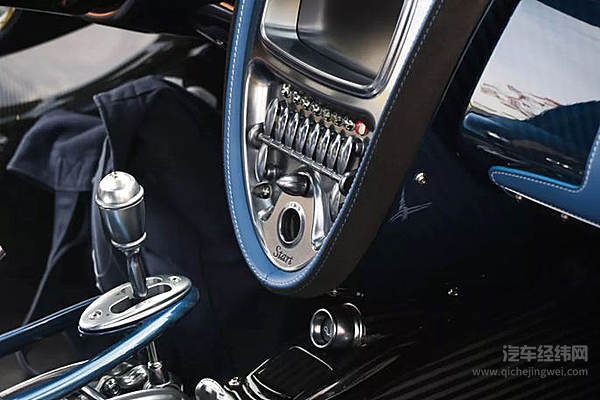 帕加尼限量龙版Huayra Dinastia惊艳亮相 恭贺香港汽车会100周年庆