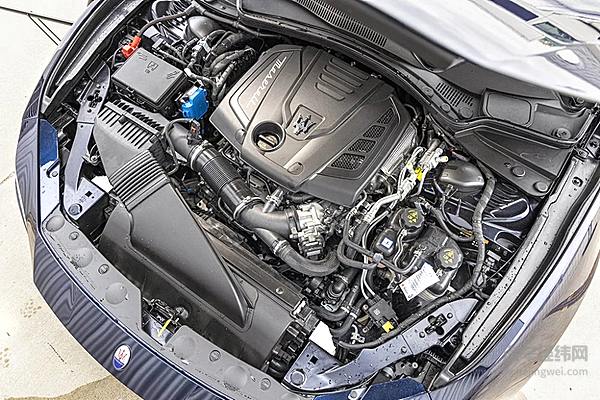 和谐四缸：玛莎拉蒂首款轻混车敲击电动车市场大门