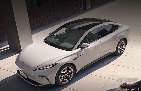 能否挑战BBA？飞凡F7和岚图追光瞄准中大型轿车市场