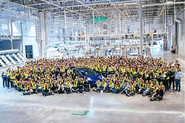 特斯拉国产Model 3下线 周产3000辆或引行业“地震”