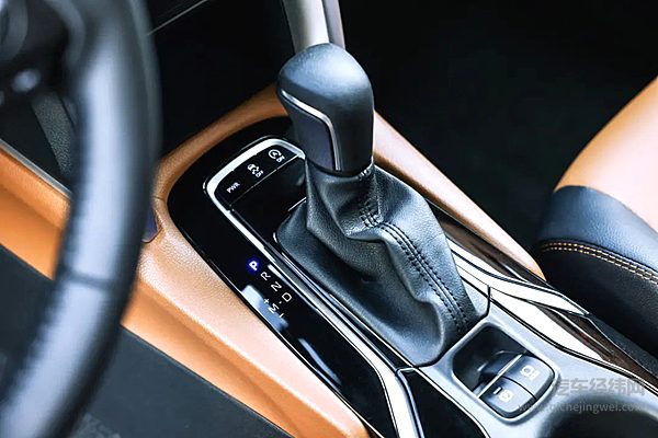 双车战略+填充细分市场 一汽丰田卡罗拉锐放正式上市