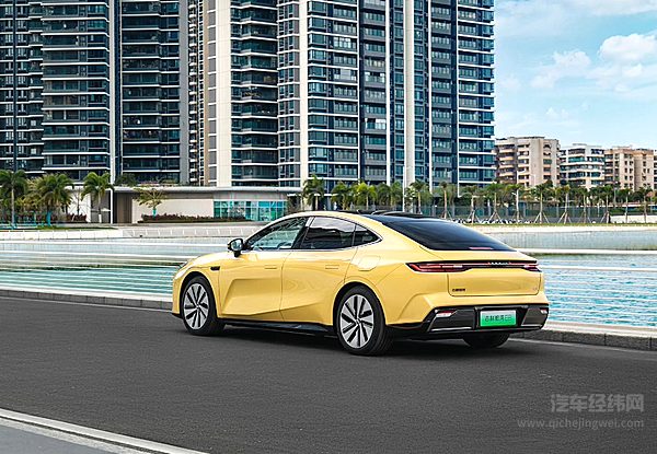 主力售价在20万元以内 银河E8拼性价比输给了东风eπ007？