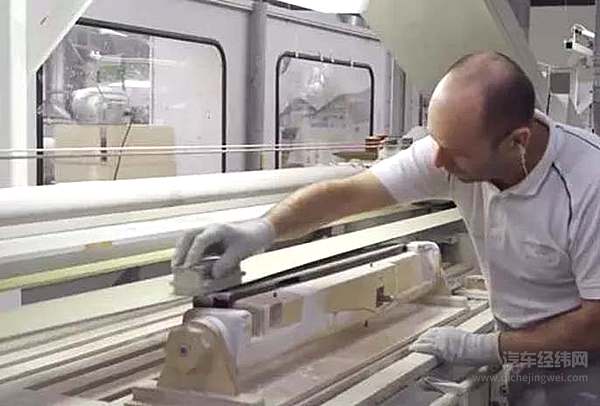 上千万的宾利是怎么打造的？