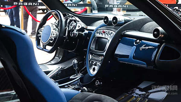 帕加尼限量龙版Huayra Dinastia惊艳亮相 恭贺香港汽车会100周年庆