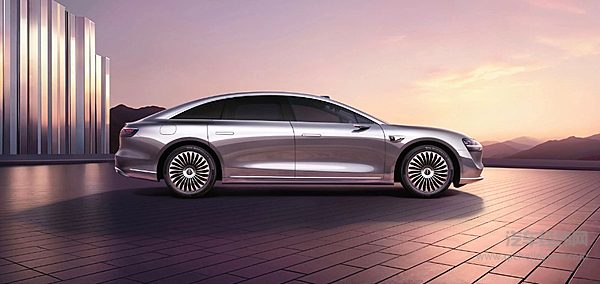 30万级纯电C级车对决 享界S9与腾势Z9谁更强？