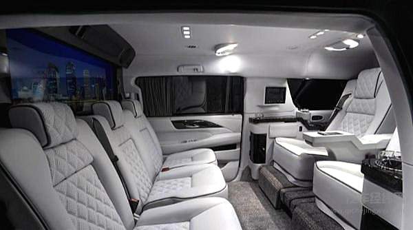 史泰龙出售它的定制版超豪华座驾 期望售价35万美元