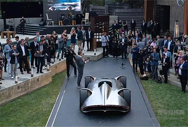 奔驰发布了一台很有情商的概念车