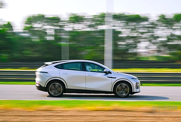 瞄准中型SUV市场 匹配800V高压快充平的小鹏G6前景如何？