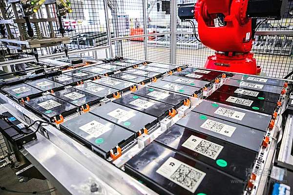 100kWh电池包 蔚来体系中最有意义的一块拼图