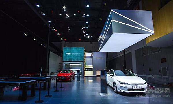 禁售燃油车的脚步越来越近 中外车企加速布局新能源！