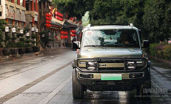 从机甲美学到玩家改装！钛3与iCAR V23谁是更好的方盒子？