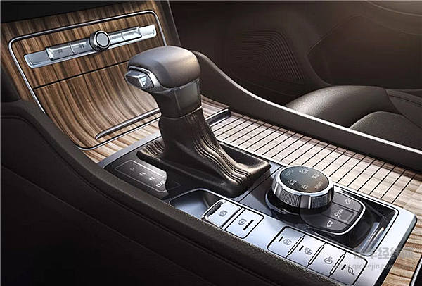 荣威RX8在冬奥会赛道上“撒野”上了瘾 它可能也想得一枚金牌