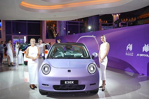 全球挚爱！江汽集团纯电车型E30X阿联酋上市