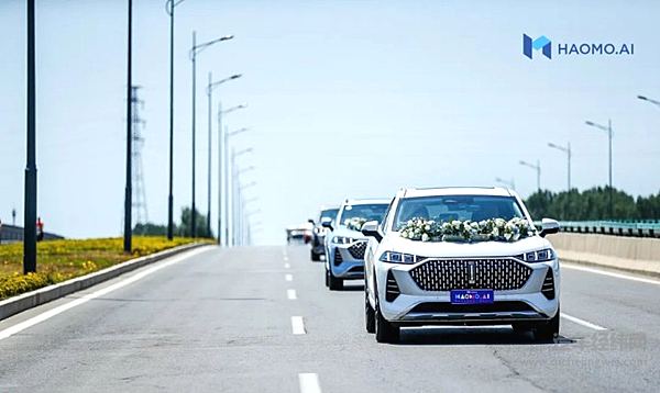 四路玩家角逐自动驾驶黄金赛道 车企与科技公司“合体”进入发力期