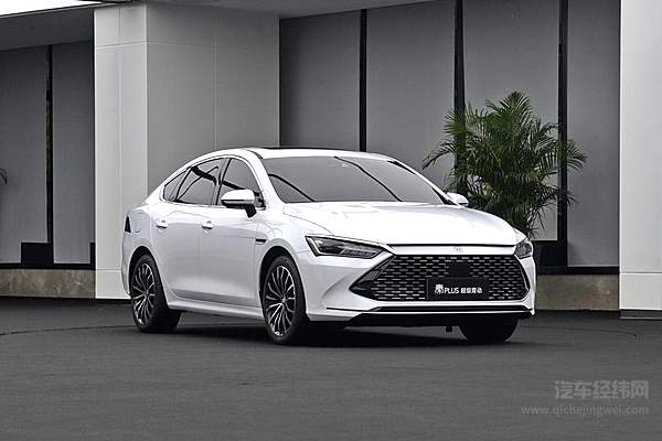 油耗不足4L 带着超级混动的比亚迪秦PLUS