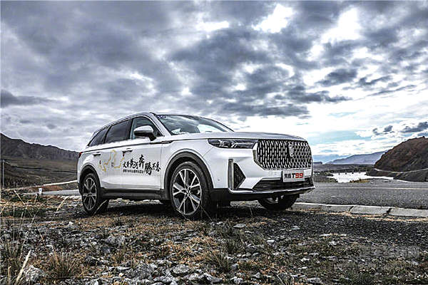 奔腾还是奔驰？ T99打造超豪华座舱！